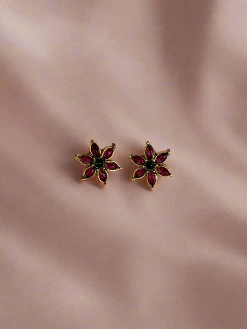 Multilayer Pearl Flower Choker