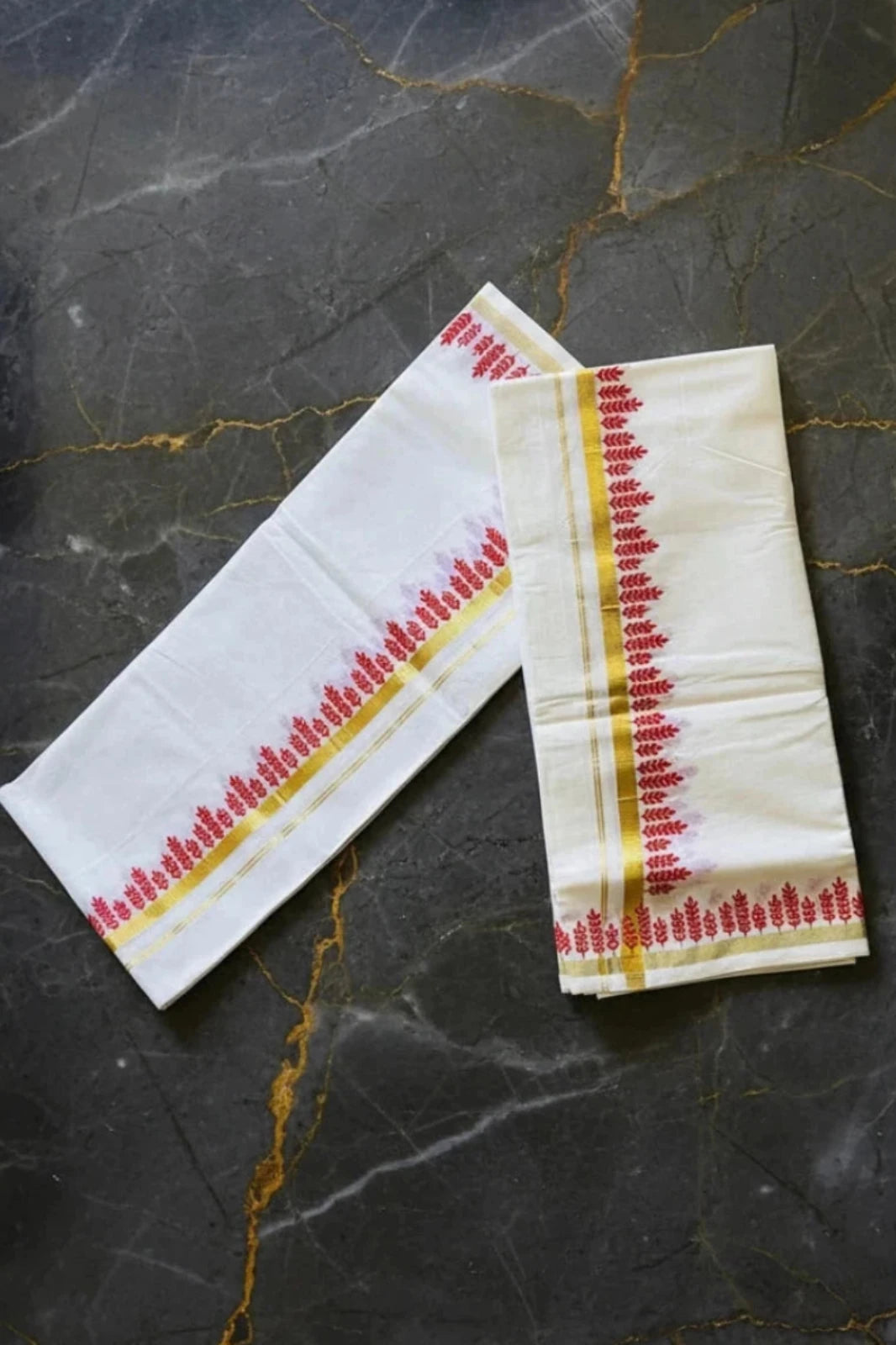 Puliyila Set Mundu