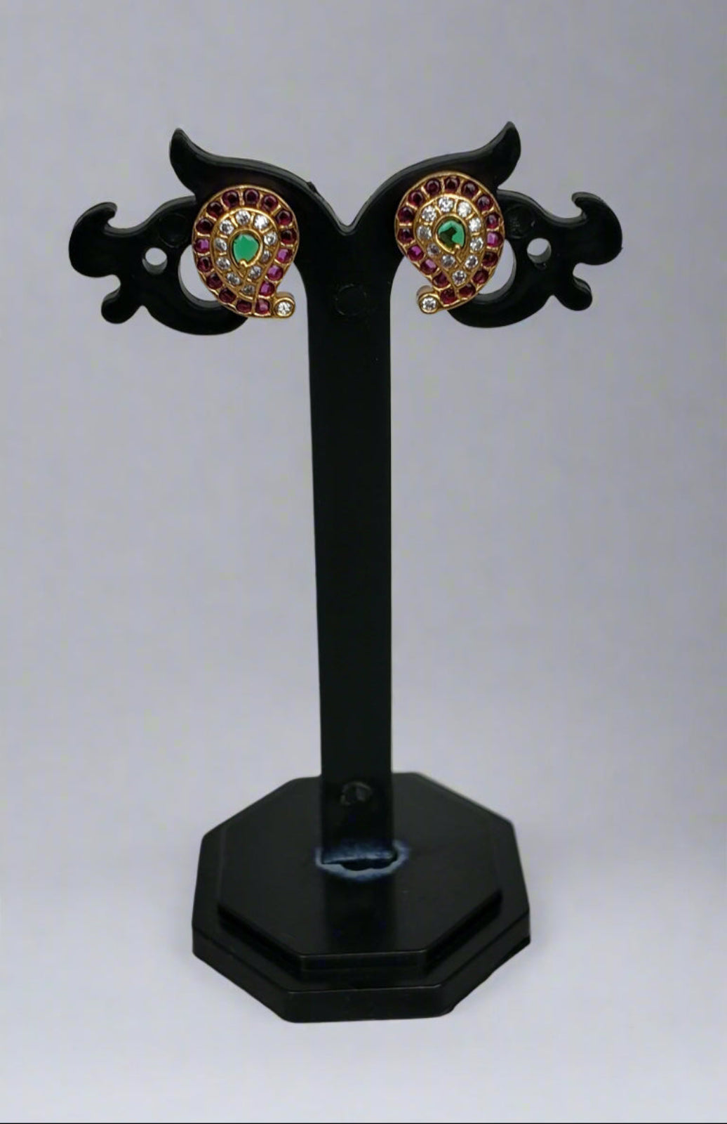 Invisible Kemp Mango Necklace