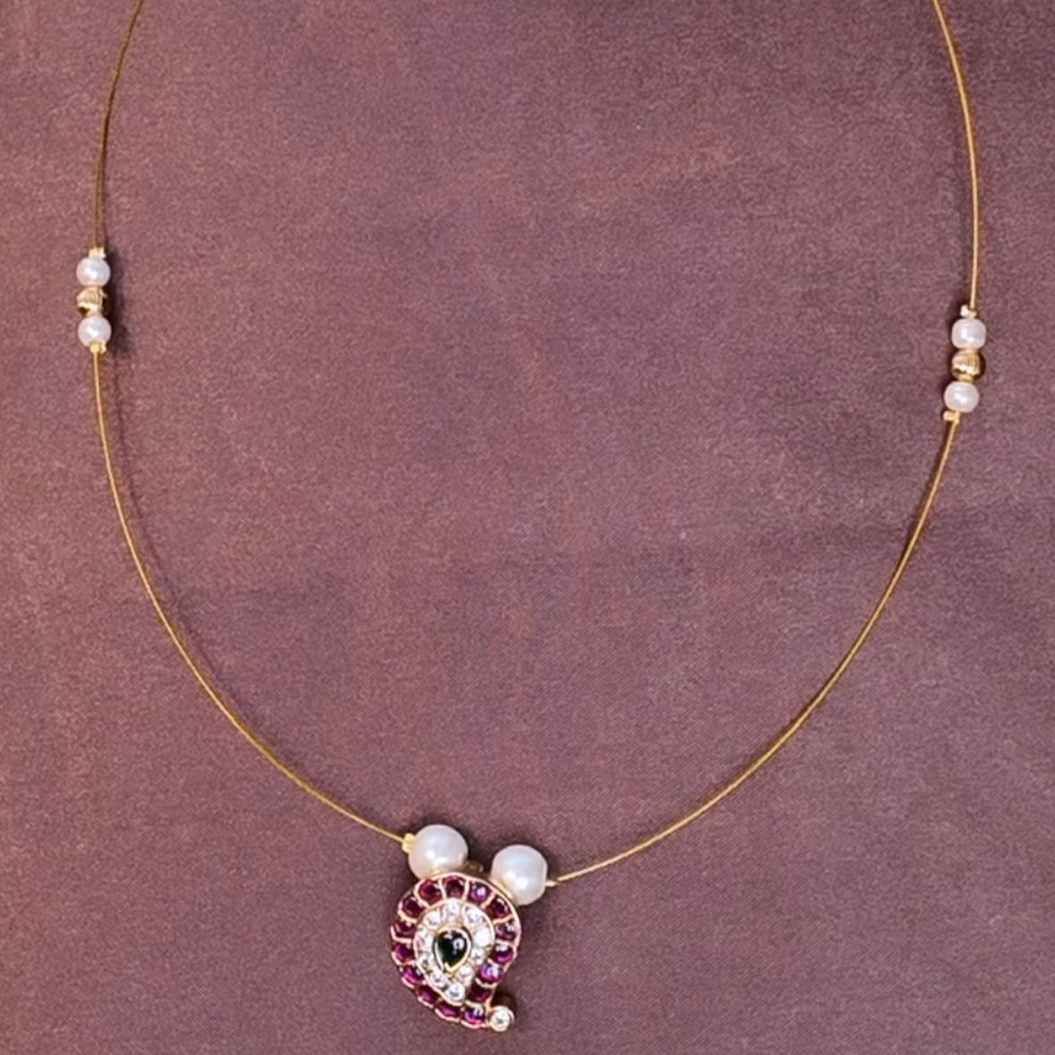 Invisible Kemp Mango Necklace