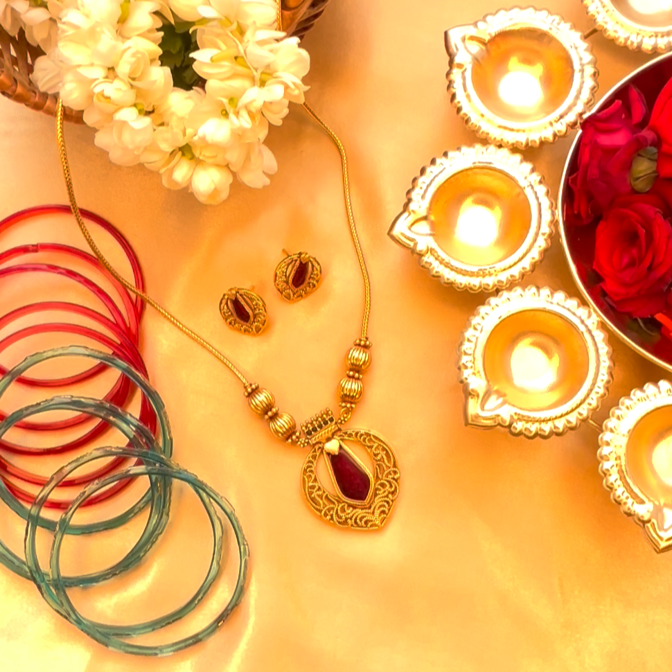 Nagapadam Locket Red