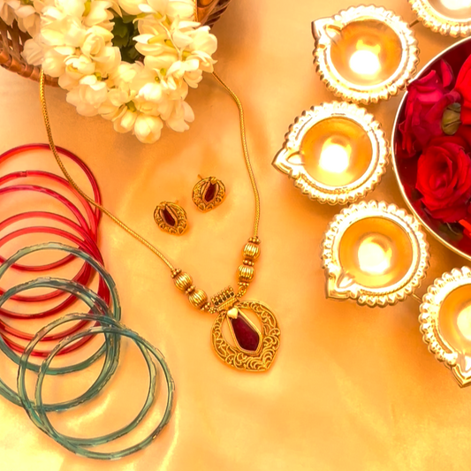 Nagapadam Locket Red